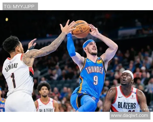 雷霆与快船激战正酣文字直播全程回顾精彩瞬间与赛况分析